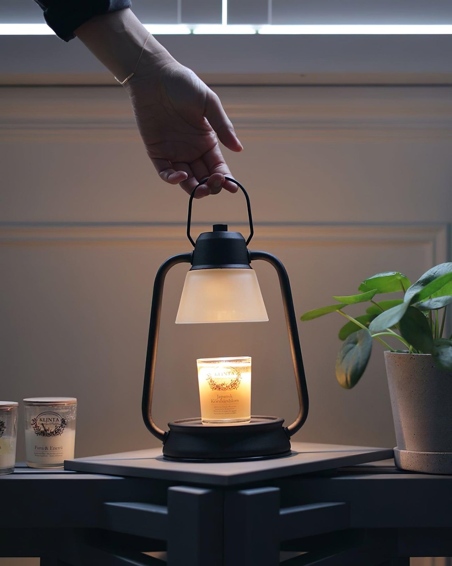 Lantern Inspired Candle Warmer Lamp